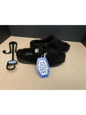 New! Womens Hey Dude Wendy Black Fuzzy Comfort Slippers. Size 6. Nice Shoes!!!